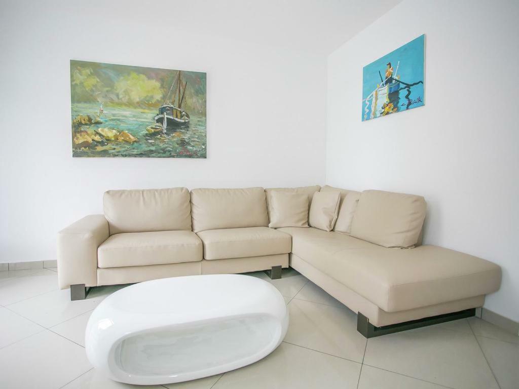 Sesar Apartments Krk - No. 3 Cvita كرك المظهر الخارجي الصورة